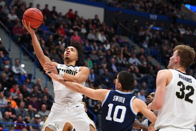 Edwards scores 42 as Purdue ends Villanova's reign reut.rs/2UaRx0U