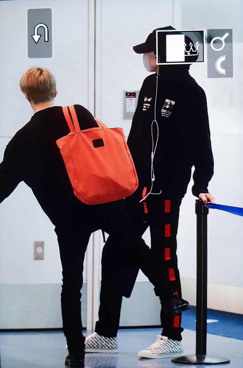 checkmate0131's tweet photo. 190324 하네다 출발 preview
큡콘에서 별짓 다 하고 출발❣😂
#PENTAGON #펜타곤 #우석 #정우석 #WOOSEOK #cubeconcert
#ウソク @CUBE_PTG https://t.co/ByscUooCwy