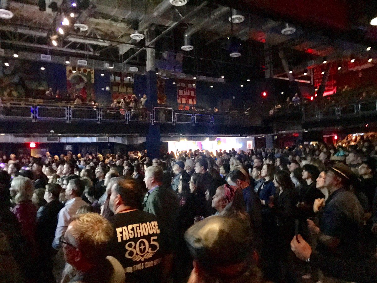TheMotels's tweet photo. So excited about tonight at @HOBAnaheim First band on stage and the room is filling- upstairs is looking good as well- thanks to #FrontRowPromotions for the early pic! #AreYouReady #LastFewBeautifulDays https://t.co/LEZQNhQV4V