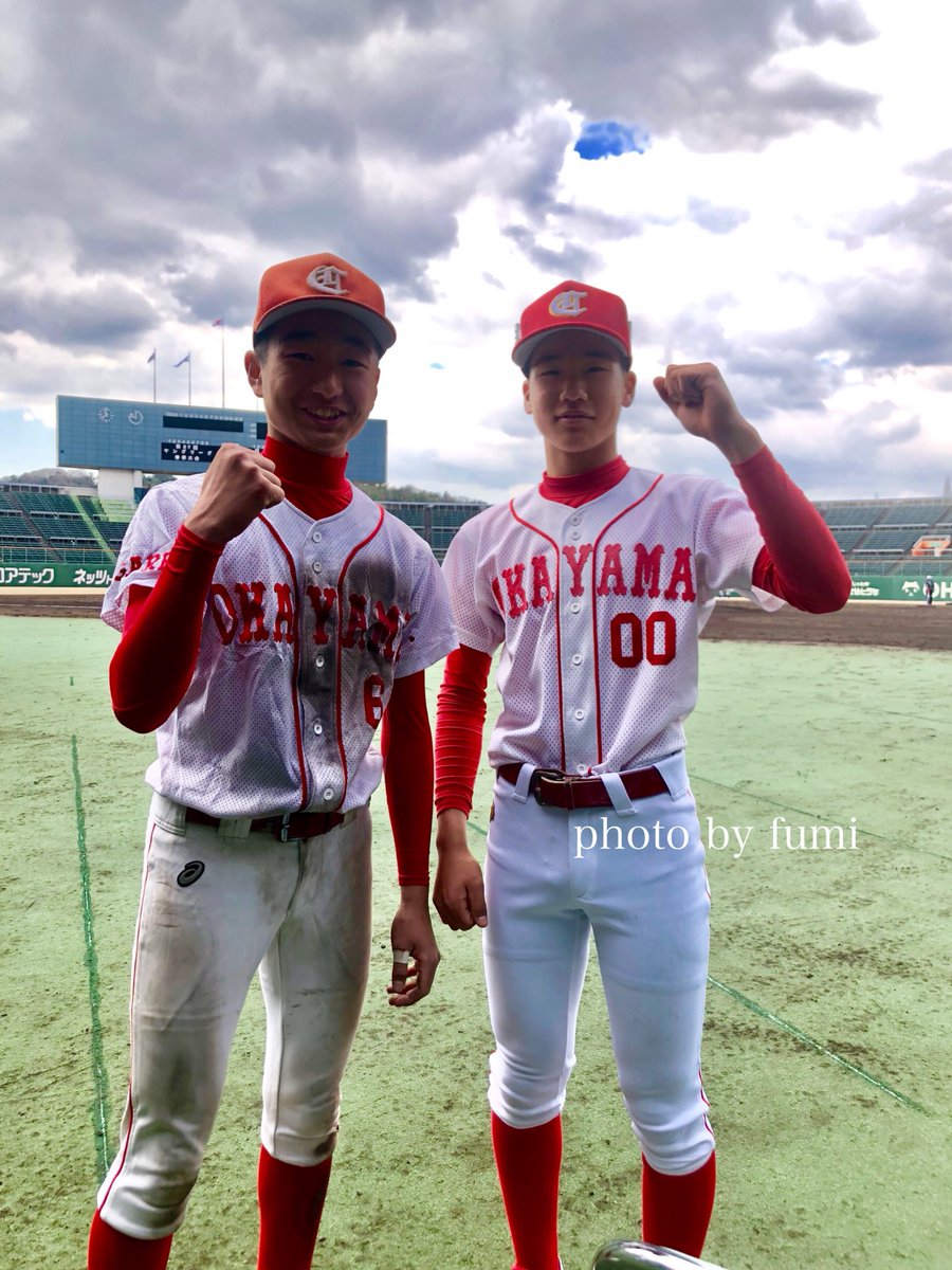 ふみふみ ヤングカープ岡山は延長8回表 タイブレークによる一死満塁のピンチを切り抜けると その裏 一死満塁で佐々木くんがサヨナラタイムリー その佐々木くん 三塁手 と 一時逆転となるタイムリーの少路くん 遊撃手 2打点 もう一枚は 佐々木くんと ふみふみ ヤングカープ岡山は延長8回表 タイブレークによる一死満塁のピンチを切り抜けると その裏 一死満塁で佐々木くんがサヨナラタイムリー その佐々木くん 三塁手 と 一時逆転となるタイムリーの少路くん 遊撃手 2打点 もう一枚は 佐々木くんと