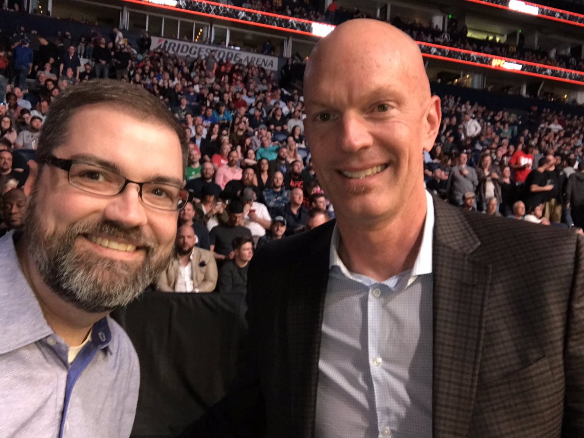 Met <a href="/danawhite/">danawhite</a> (again), <a href="/seanshelby/">Sean Shelby</a>, and <a href="/JeffNovitzkyUFC/">Jeff Novitzky</a> tonight. Three guys who make this beautiful sport of #MMA happen. Thanks for a great night!
#UFCNashville