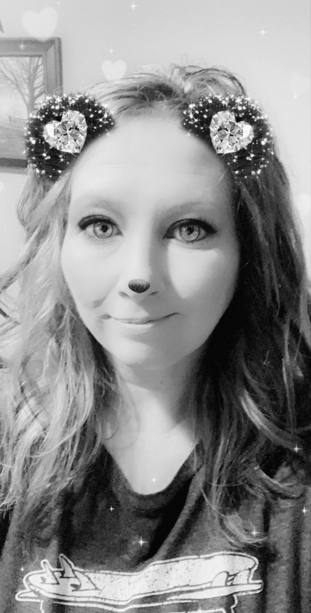 RandomDaphne's tweet photo. Gotta Love those filters. But truly don’t need them. #Ilookthesame https://t.co/wbjI6B2iF0