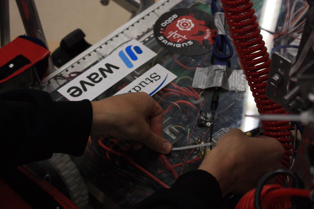 fhcirobotics's tweet photo. First Robotics competition at York University #firstrobotics #yorkU #finaltuning #CountlessHours #fhci https://t.co/gyv5Y8cezf