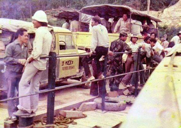KamalBahrinJKR's tweet photo. Terbaca dari hulu perak news "Pada 27 Ogos 1974, ketika para pekerja yang membina Lebuhraya Timur Barat. Mereka telah diserang oleh komunis. 63 buah jentolak telah diletupkan, turut mengorbankan 3 nyawa pekerja JKR dan beberapa orang lagi telah tercedera..." https://t.co/QEWFgZRWwZ