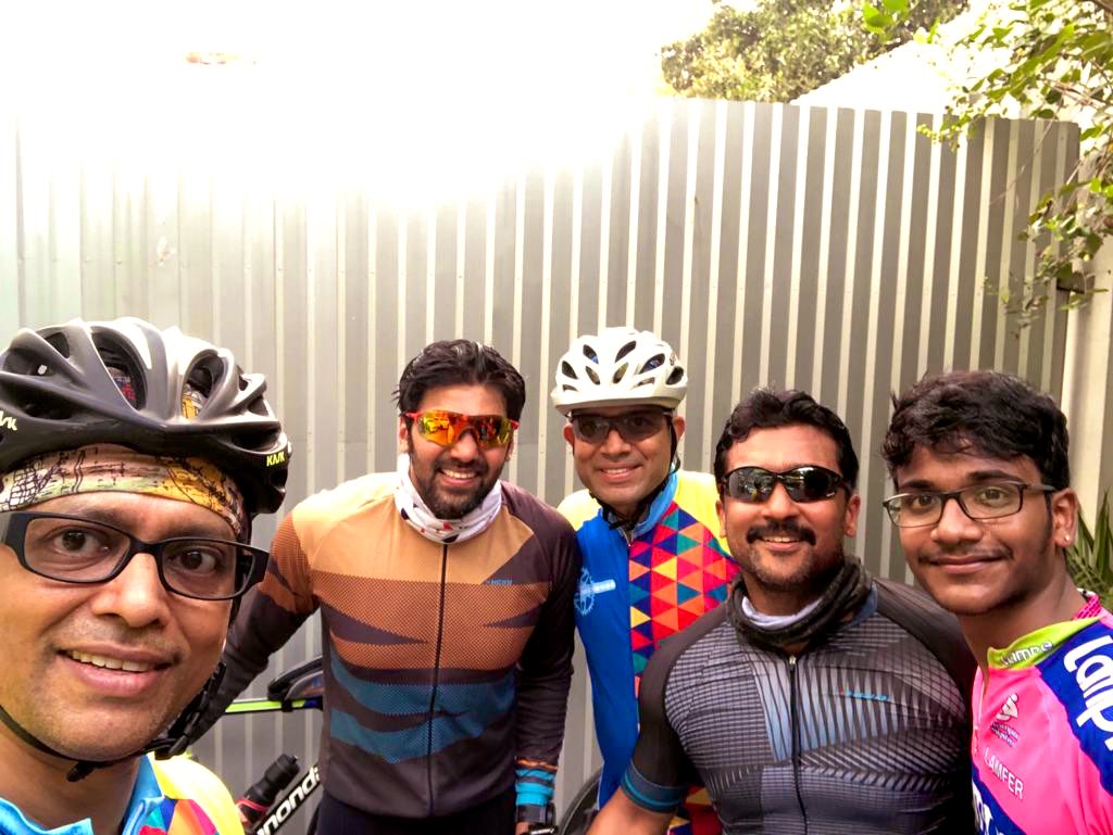 arya_offl's tweet photo. #MMDDDDLCTworkout Sunday Special ride with one and only @Suriya_offl sir 🤗🤗🤗😘😘 Super strong as always sir  💪💪💪 Have a lovely Sunday 🤗#Kaappaan https://t.co/NUO3OhBPSj