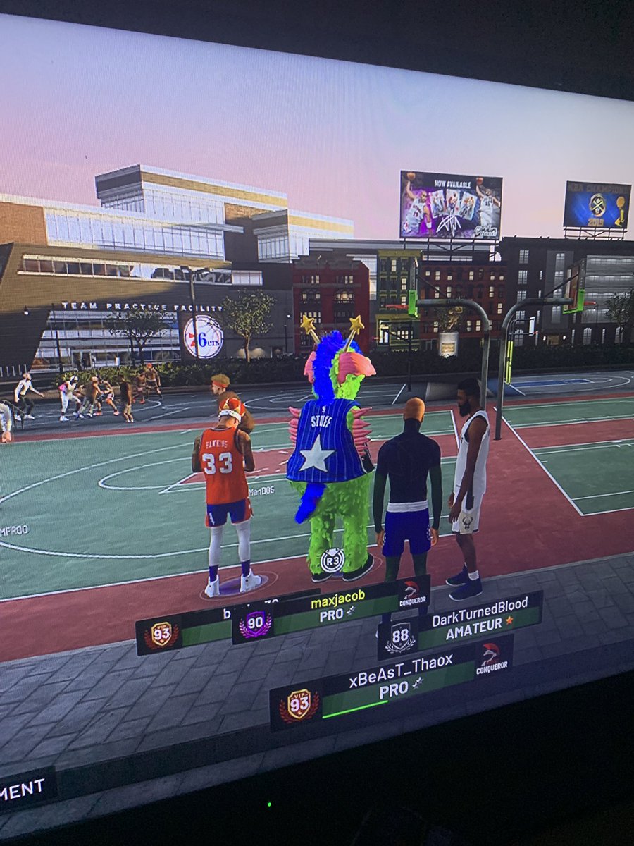 JLin11Six's tweet photo. @NBA2K Look at that cheater‼️‼️ Ban him https://t.co/NNjQnyTzl1