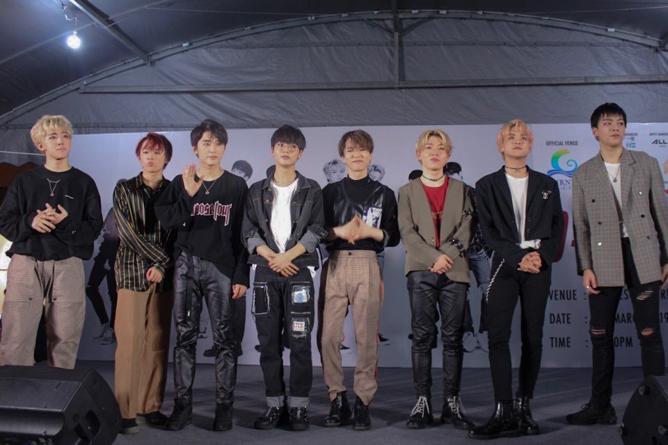 YiPin_Studio's tweet photo. Anyone got their heart stolen by @DIA_CRUNCH during their showcase at Gurney Plaza? 😍

Are you prepared to get your heart stolen again?😆
Come &amp; meet D-Crunch at Penang Arts Week - Padang Kota Lama (Esplanade) this evening at 7.00pm. 😉

#DCRUNCH #DCrunchinMY #DiamondStealerinMY https://t.co/zQebzJmSCB