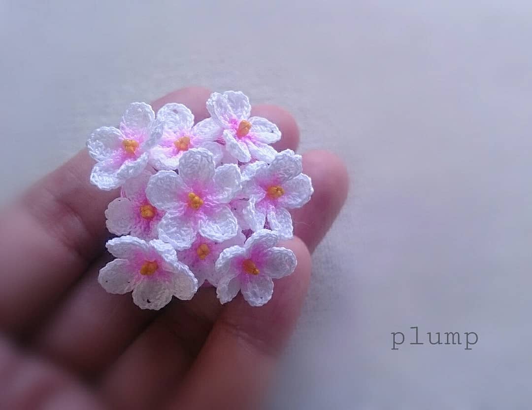 Plump26677003's tweet photo. オーダー品の桜のモチーフ🌸
10枚オーダー頂いております。
花束にすると凄く可愛い❤
でもモチーフでのオーダーなので束ではありません🎵
#dmc80 #レース編み https://t.co/rM2j62jTHC