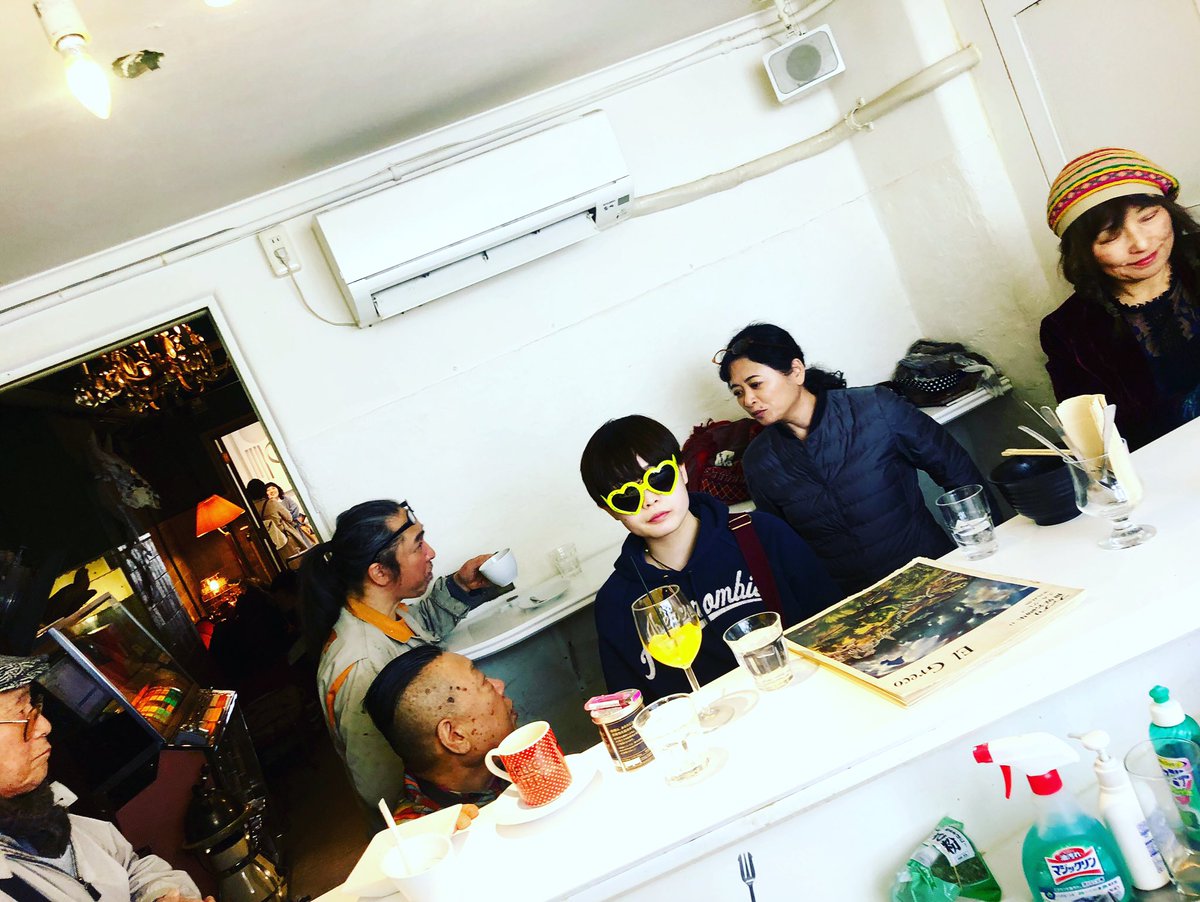 gallery12_kobe's tweet photo. 搬出終わりに現在美術 ZETTAI の、方々が来られました!
ありがとうございまーす!
#gallery7 #zettai https://t.co/Dt17U3nXWN