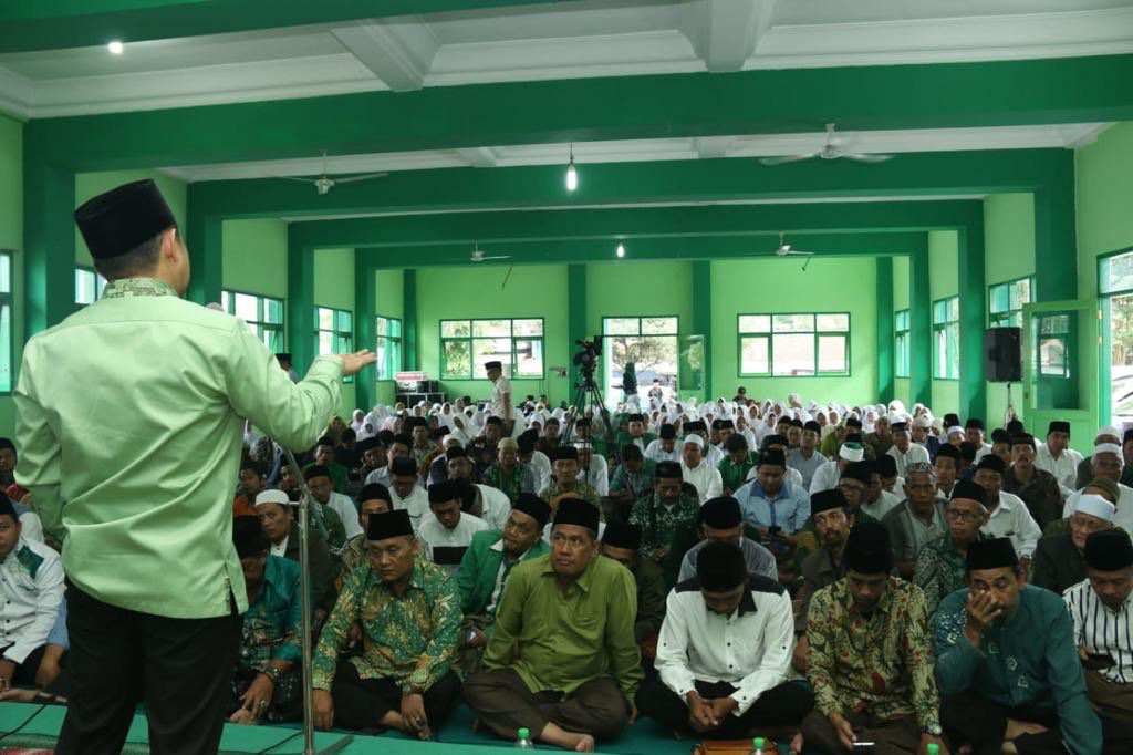cakimiNOW's tweet photo. Hari Lahir NU ke 96 bersama para pejuang NU Kabupaten Malang #Harlah96NU #HarlahNU96 #HarlahNU https://t.co/WEbDlYIcvN