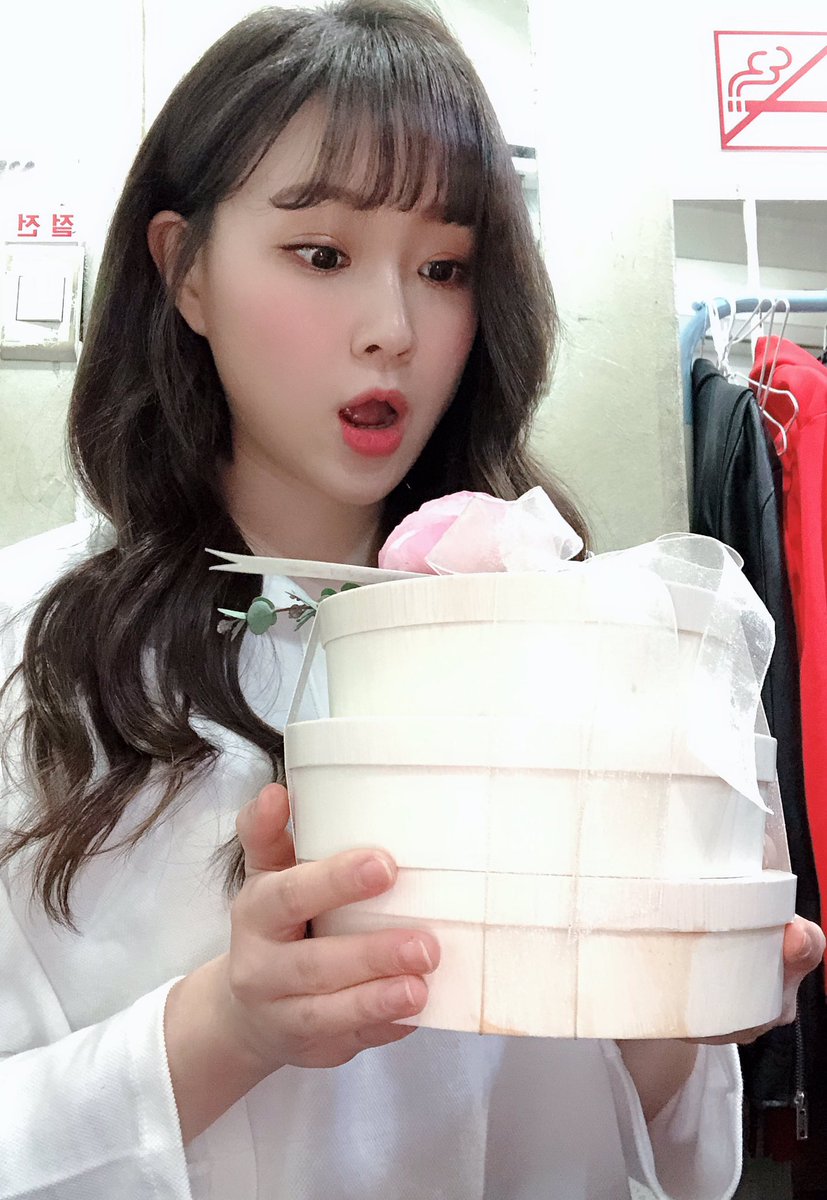 #lovescore
금조배우님께 도착한 도시락서포트
도시락도,음식도,
도시락을 들고있는 금조오름이도 너무 예뻐요💕
든든하게 먹고 공연열심히 할께요
연극<러브스코어> 관객분들께 항상 감사드립니다
#연극러브스코어 #러브스코어 #대학로연극 #금조 #연예인서포트 #배우 #우리배우님