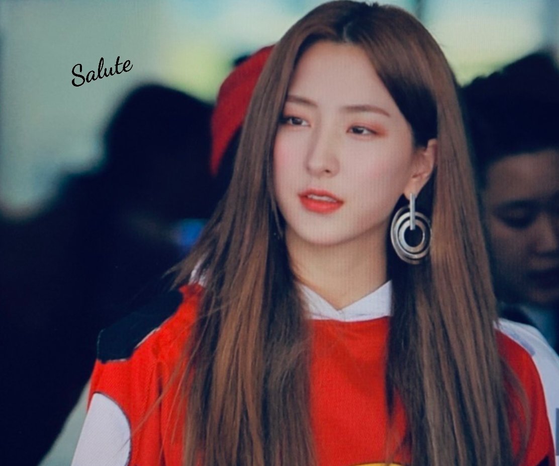 SalutePhoto's tweet photo. 190324 Seoul Fashion Week VIBRATE 퇴근길 
#우주소녀 #WJSN #보나 (#김지연)  #BONA   #은서  #Eunseo #연자매 

@WJSN_Cosmic https://t.co/5Nsj3H3njc
