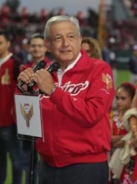 An_AMLO's tweet photo. Alguien por favor le puede pones unos p!tos #baseball #AbucheoAAMLO #fifisvschairos https://t.co/KmO9OLcoSw