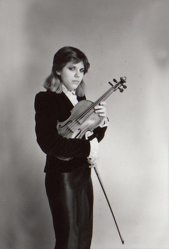 greatkatguitar's tweet image. Katherine Thomas (The Great Kat)
-#Juilliard #Honors Graduate as a Violin Virtuoso
-#Concertmaster of the Juilliard Pre-College Orchestra
-Winner of the Artists International Competition on Violin
-Carnegie Recital Hall Debut on Solo Violin
-Winner of the NY Music Teachers Assoc.