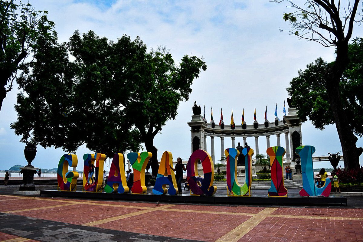 alava_juan's tweet photo. Las letras #Guayaquil en todo el Hemiciclo La Rotonda, donde locales y turistas hacen parada obligatoria para sus fotografías del recuerdo.
#Guayaquil
@MinturZonal5 https://t.co/fDfq2hnhEJ