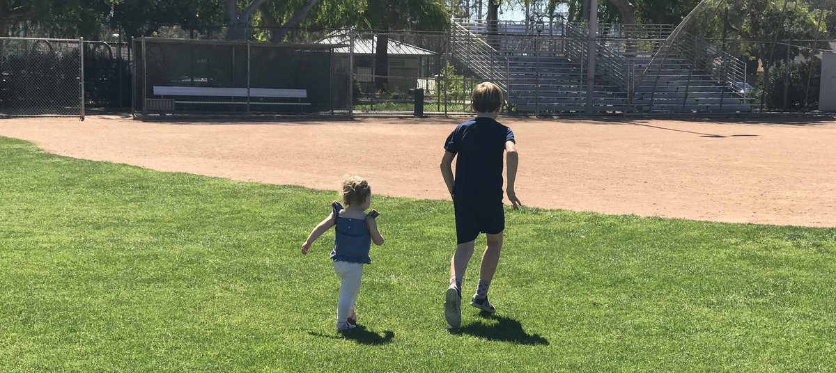 PeterHDukes's tweet image. Pals. #siblingfun