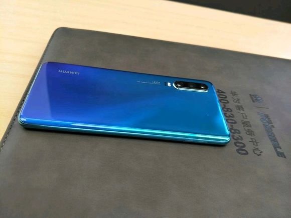 kpkumar4u's tweet photo. Regular Huawei P30😍
#Huawei #HuaweiP30Pro #HuaweiP30 #RewriteTheRules https://t.co/VG1lS7pkTE