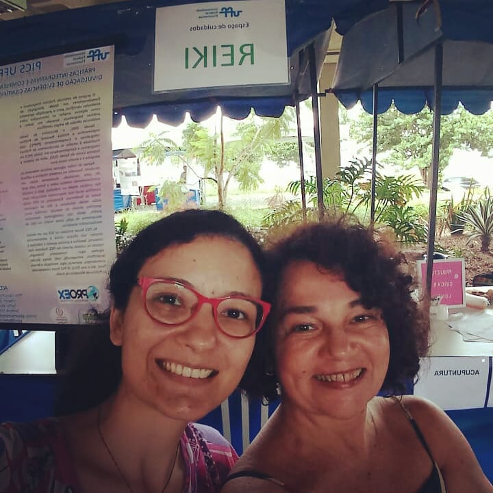 PicsUff's tweet photo. Participação do projeto PICS UFF no evento Acolhimento Estudantil na UFF, direcionada a calouros do primeiro semestre de 2019. #praticasintegrativasecomplementares #uff #saude #cuidadoemsaude #autocuidado #picsuff https://t.co/Mg7m0zLSg1