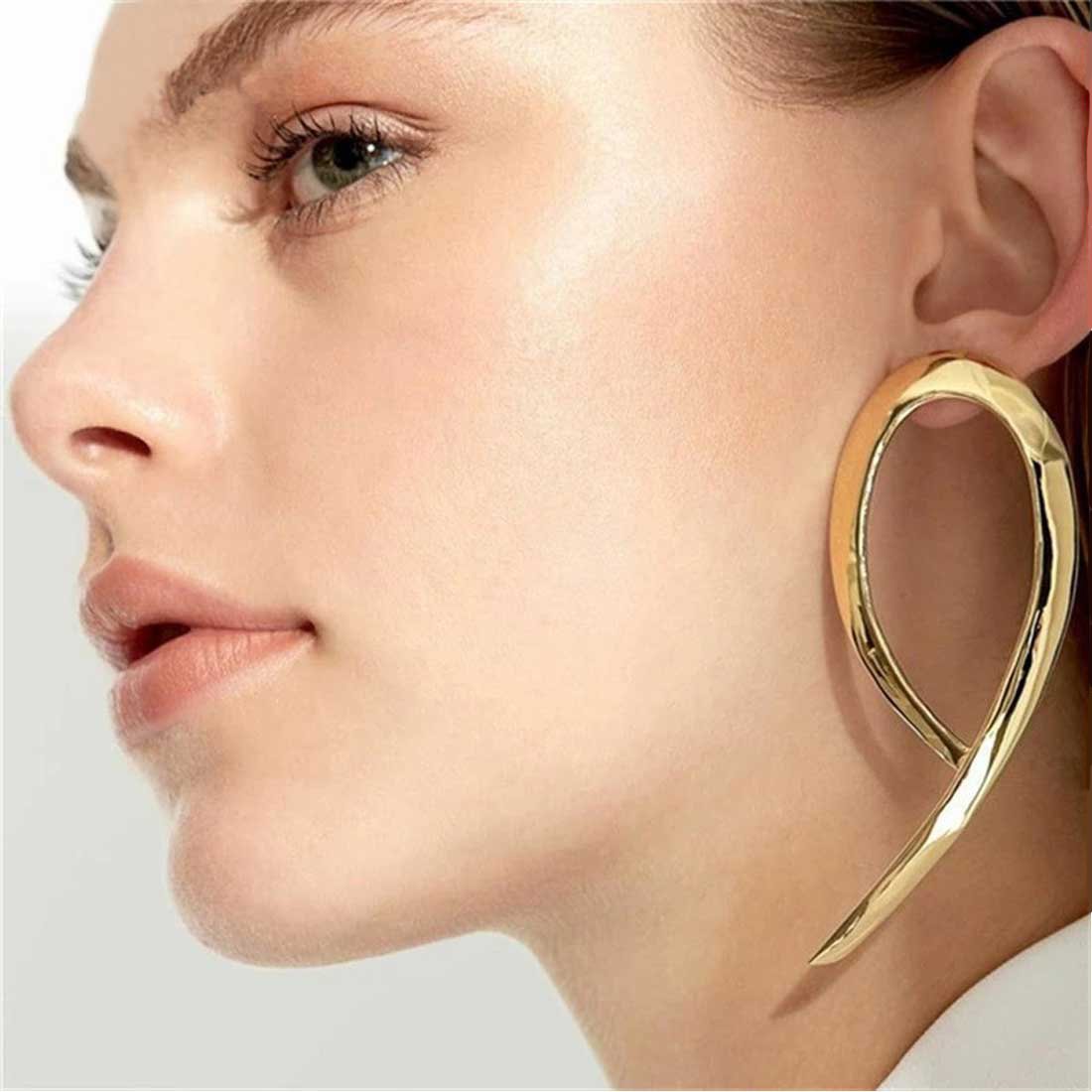 kacyworld's tweet photo. Metallic collection for the virago women to enhance your everyday look.....😍💯✨
Shop Here : https://t.co/GUPkypdetU
.
.
#kacy #kacyworld #kacyjewelry #jewelrybloggers #shoponline #fashionjewelry #freeshipping #trending #completeyourlook
#earrings #metallicearrings https://t.co/c5BS3gBt6Q