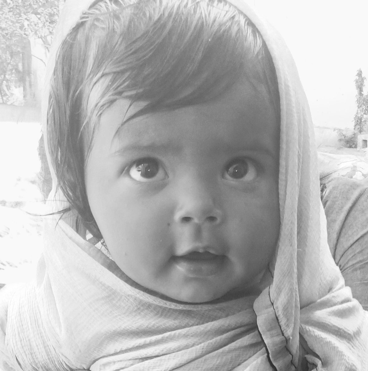 naveen_uwach's tweet photo. A beautiful lady in my life #Batatu
#BadePapa 
😘😘😘 https://t.co/kuXzmcgVfB