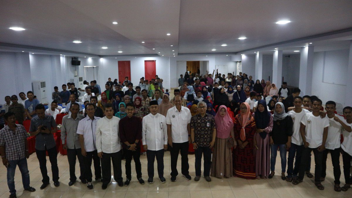 2. Pasalnya warga Bone belum banyak mengetahui iptek nuklir dan pengawasannya.
.
Acara ini, kerja sama BAPETEN dengan Komisi VII DPR RI. Turut hadir Wakil Ketua Komisi VII DPR RI Tamsil Linrung.

#bapeten
#keselamatanradiasi
<a href="/DPR_RI/">DPR RI</a>
#komisiviidprri
#bone
#sulawesiselatan