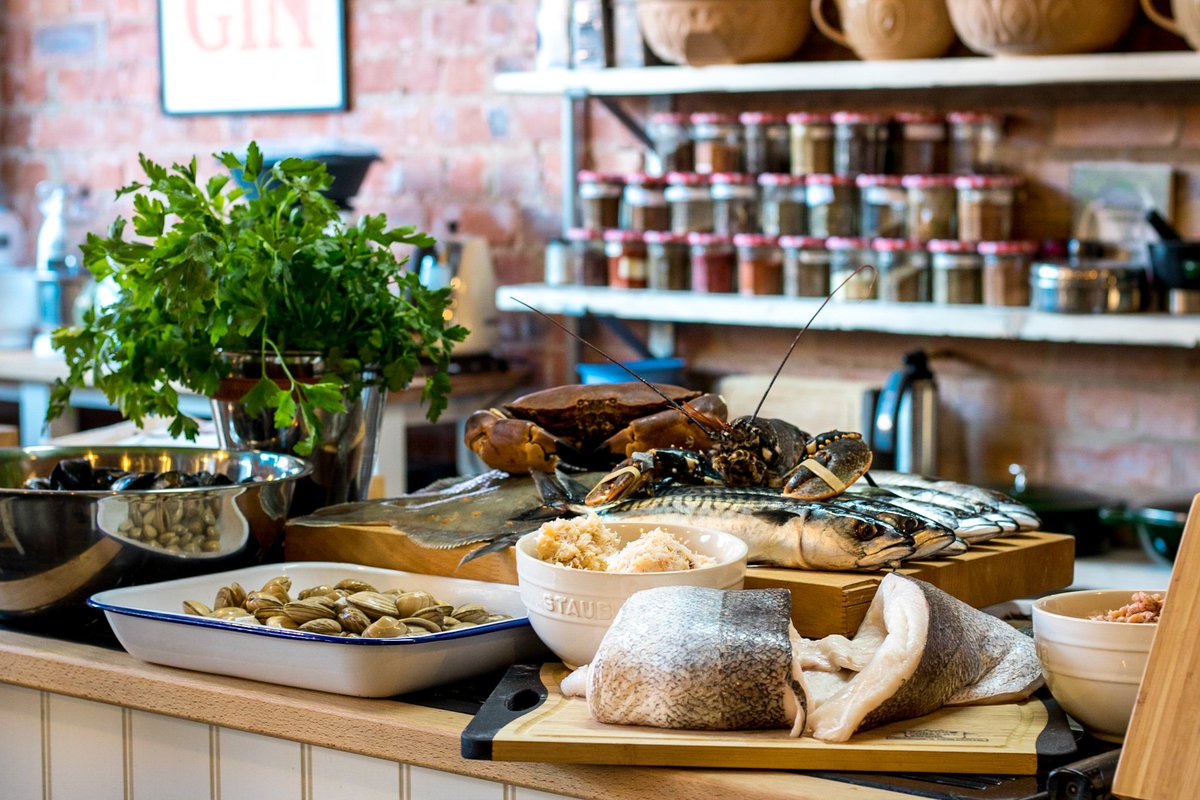 DavidTaylor_uk's tweet image. Had a great few days at the new home of @TalbotMalton's Cookery School with the amazingly @gillythecook and @deb_raw... 100% worth the trip north and booking on a course 👇

talbotmalton.co.uk/cookery-school/

#yorkshire #Foodies #cooking #malton