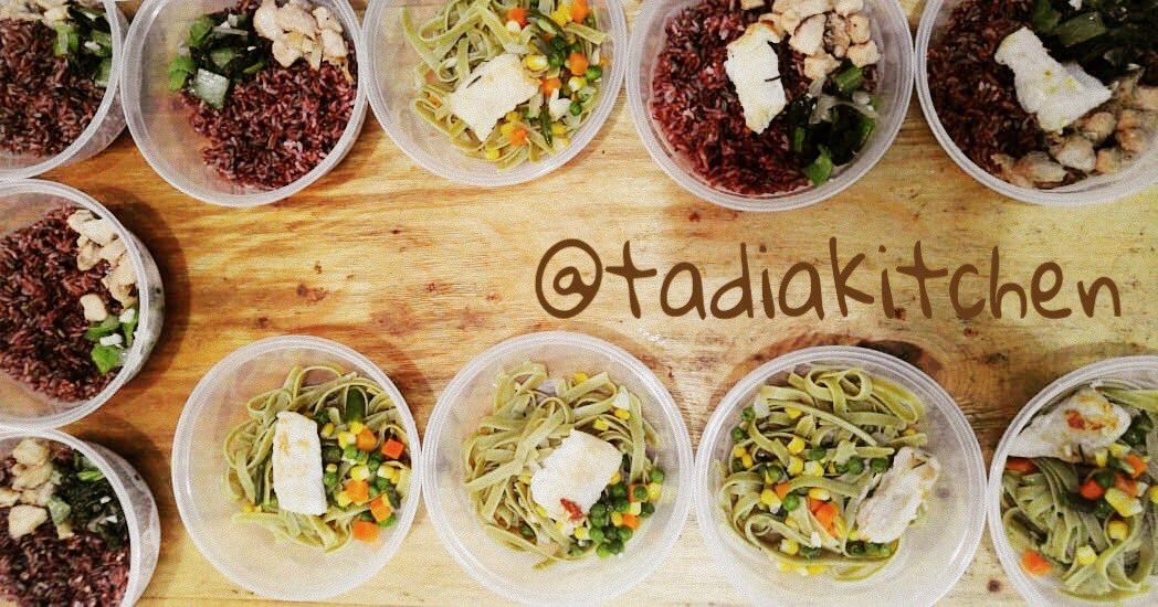 widia_widjaya's tweet photo. Weekdays makan sehat, Weekends makan enak.. minimal turun 1 kg deh per minggu... ayo coba catering sehat kita @tadiakitchen for more info https://t.co/A6Wfm2d7CL