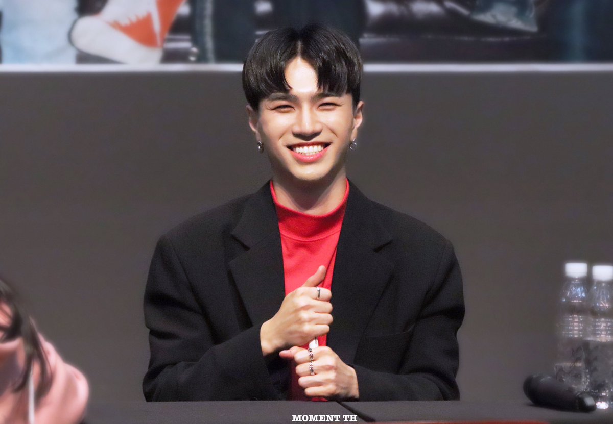 Innocent__Song's tweet photo. 190217.  팬사인회 

멋있넹ㅠㅠ오빵ㅠㅠㅠㅠ힝ㅠㅠㅠㅠ🥺❤️

#VANNER #배너 #ベナー
#태환 #Taehwan #テファン
@VANNER_JP @VannerOfficial https://t.co/D0hpBbQA84