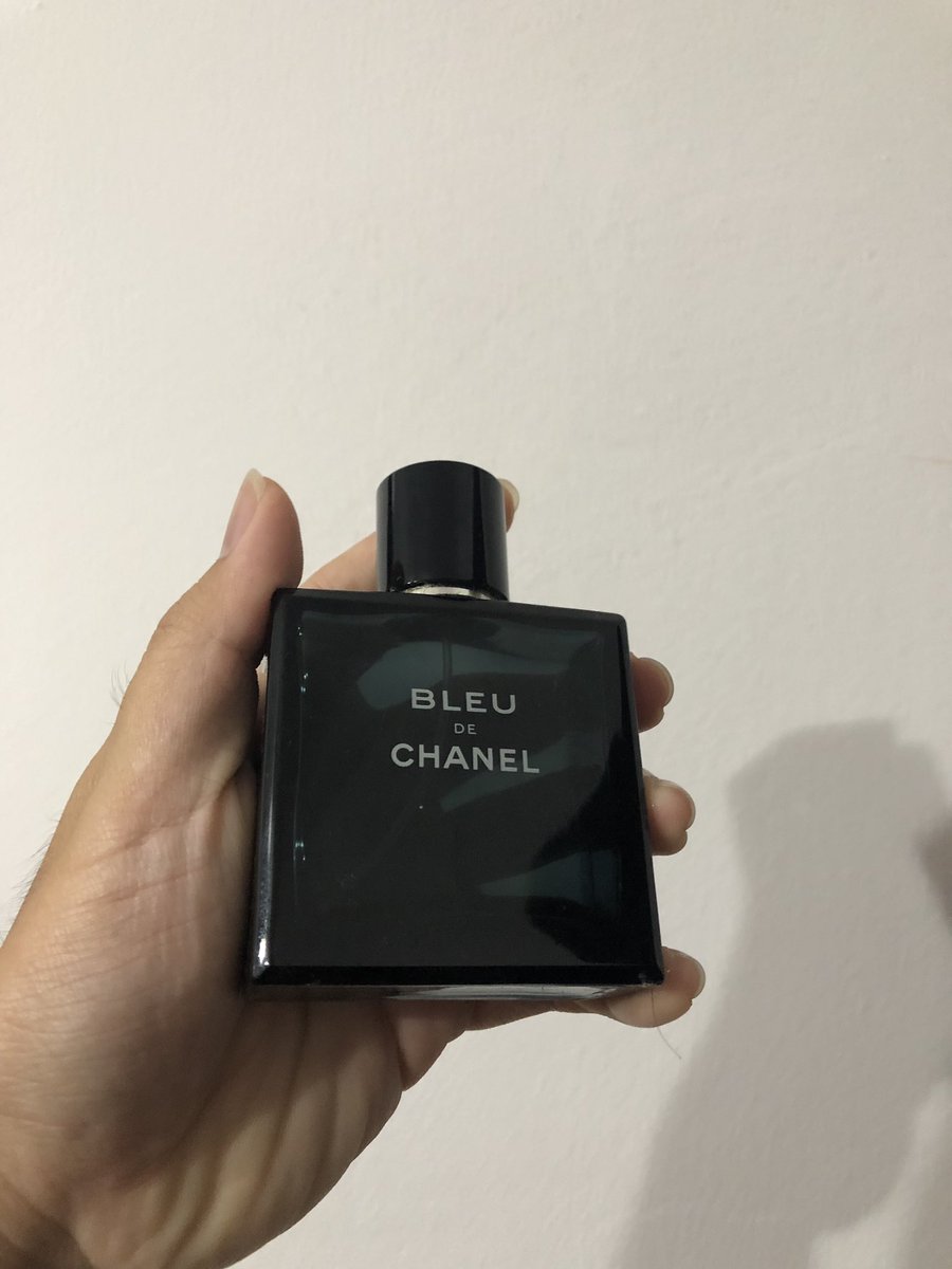 Bleu De Chanel. Perfect. Everyone loves it so much isnt it? No need description la eh  10/10 (sweet and a bit of lime scent like tht?)