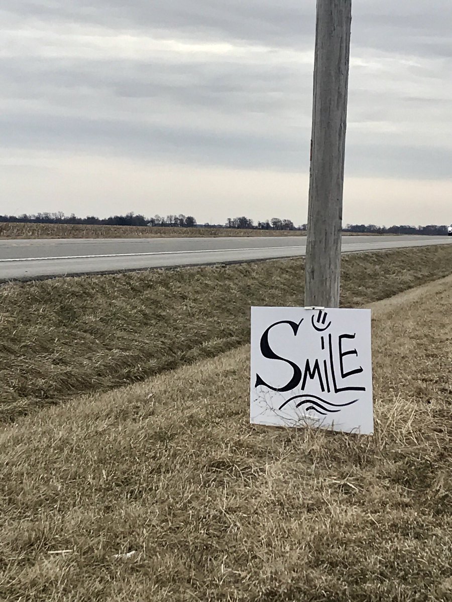 scenicmo's tweet photo. “Never regret anything that made you smile.” - Mark Twain  😃  #scenicsunday #scenicsmile #motravel #scenicmo #highway #smile #marktwain #roadtrip #missouri #hadtostop https://t.co/QLxntyr5dr