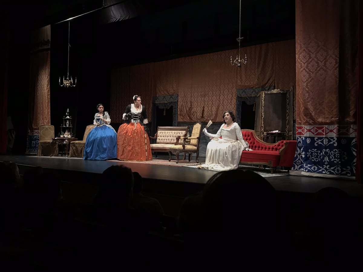 Martha_Hilda's tweet photo. En escena, en el Teatro de los Jaguares de la @UAEM_MX, tuvimos el placer de ver la obra de @somoslasmeninas en su capítulo de Sor Juana Inés de la Cruz. Gracias al Consejo Ciudadano de Toluca y la Fundación @ideaslibres por acercar la cultura al municipio. https://t.co/gPfr2JkA1a