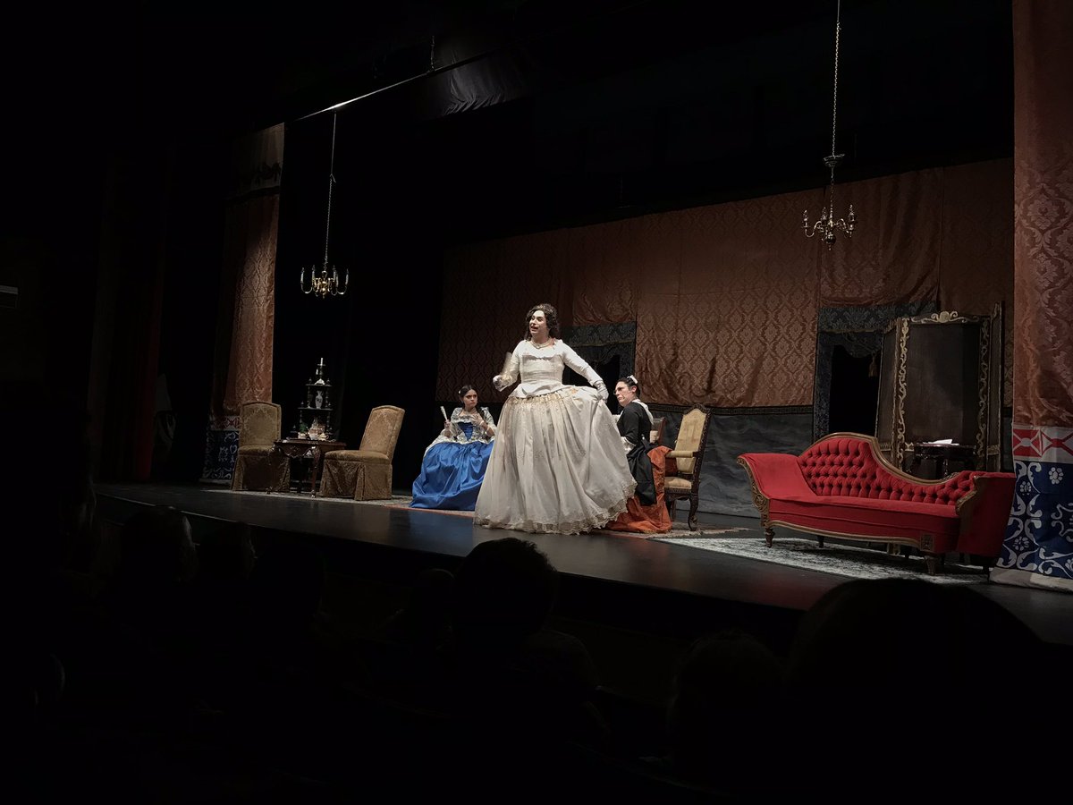 Martha_Hilda's tweet photo. En escena, en el Teatro de los Jaguares de la @UAEM_MX, tuvimos el placer de ver la obra de @somoslasmeninas en su capítulo de Sor Juana Inés de la Cruz. Gracias al Consejo Ciudadano de Toluca y la Fundación @ideaslibres por acercar la cultura al municipio. https://t.co/gPfr2JkA1a