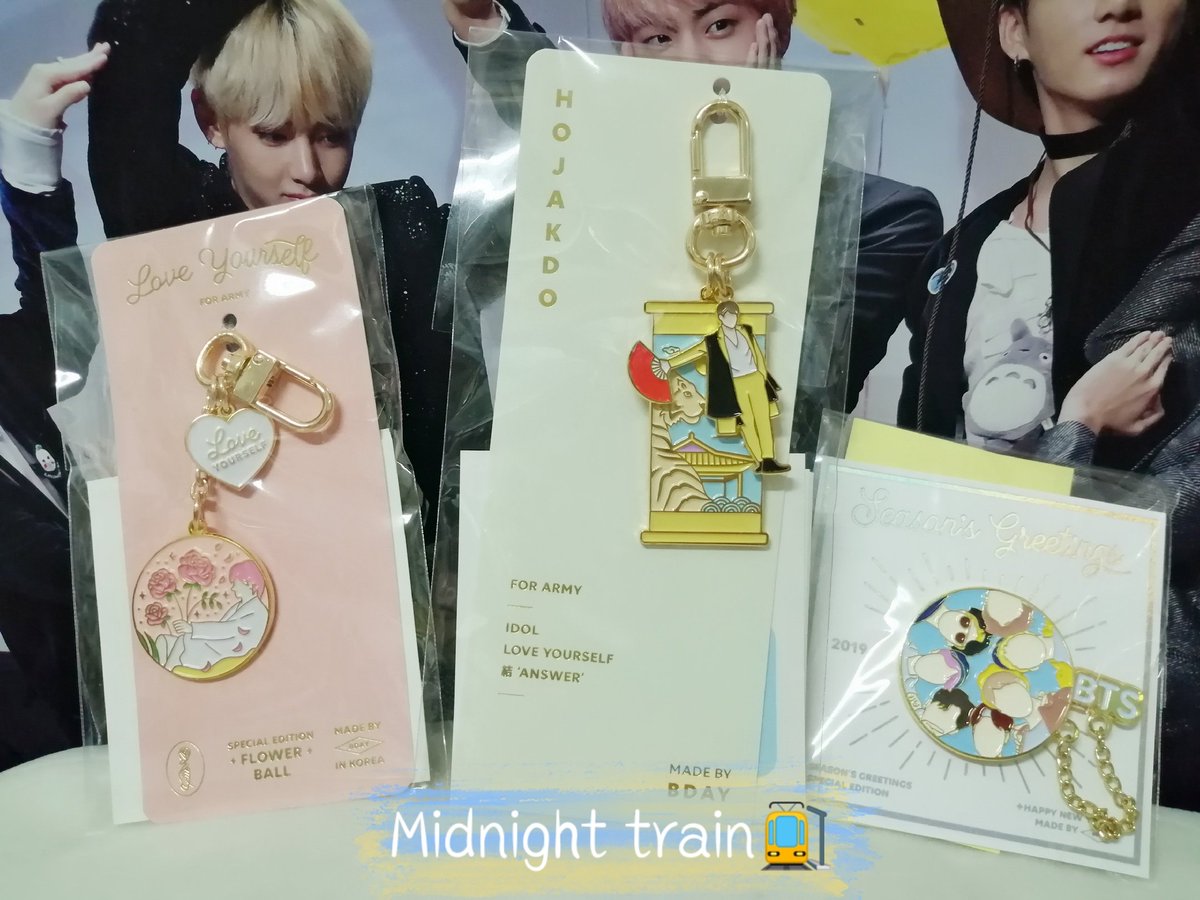 midnight_tr's tweet photo. 《到貨實拍》
Thank you so much🤗❤️
Soooo pretty 💙💕
@minimimangae
@triviapz @HM__SG
@Bday130613
@Lunaticworld613 https://t.co/OjIzli514F