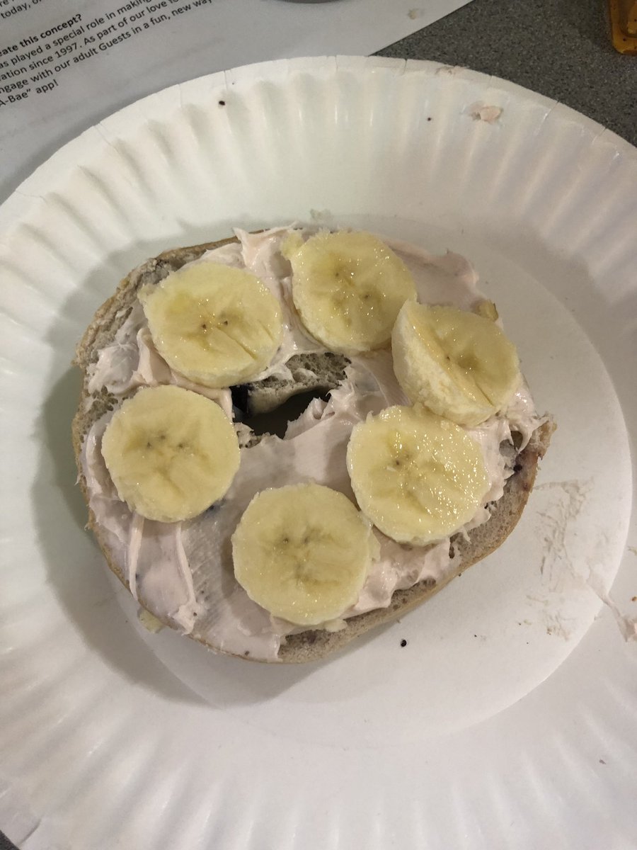 MadelineRE41's tweet image. Both ways are good ways🥯💕 (and all you bagel police can suck my St. Louis ass) #BagelGate #STLDoesItBest #ItsBreadCo @panerabread