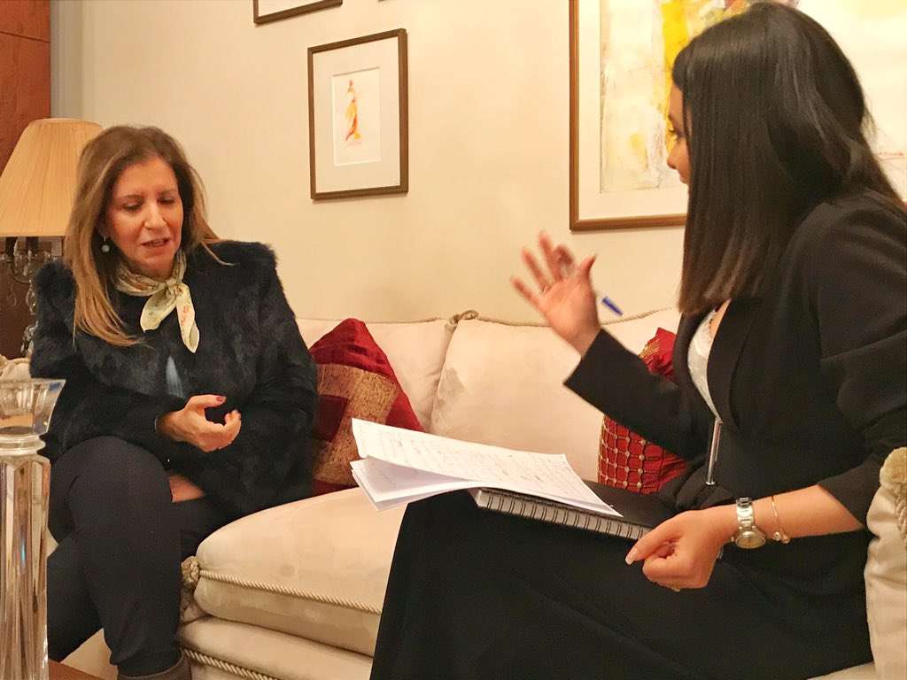 HalbyCharlotte's tweet photo. خلال مقابلتي الصحفية مع عضو المكتب السياسي في تيار المرده، السيدة فيرا يمّين، تحضيراً لبحث التخرج حول موضوع دور تويتر في تعزيز الدور السياسي للمرأة اللبنانية .
شكراً لك سيدة فيرا يمّين على حسن الضيافة
#Senior_project #Women_in_politics #Twitter_impacts @VeraYammine https://t.co/7FH3Vk20PR