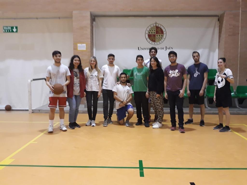 Os dejamos por aquí algunas fotos del torneo de baloncesto de ayer 🏀