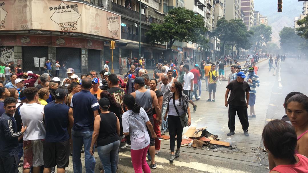 FANB - Dictadura de Nicolas Maduro - Página 37 D2_7fK-XgAEo3GL