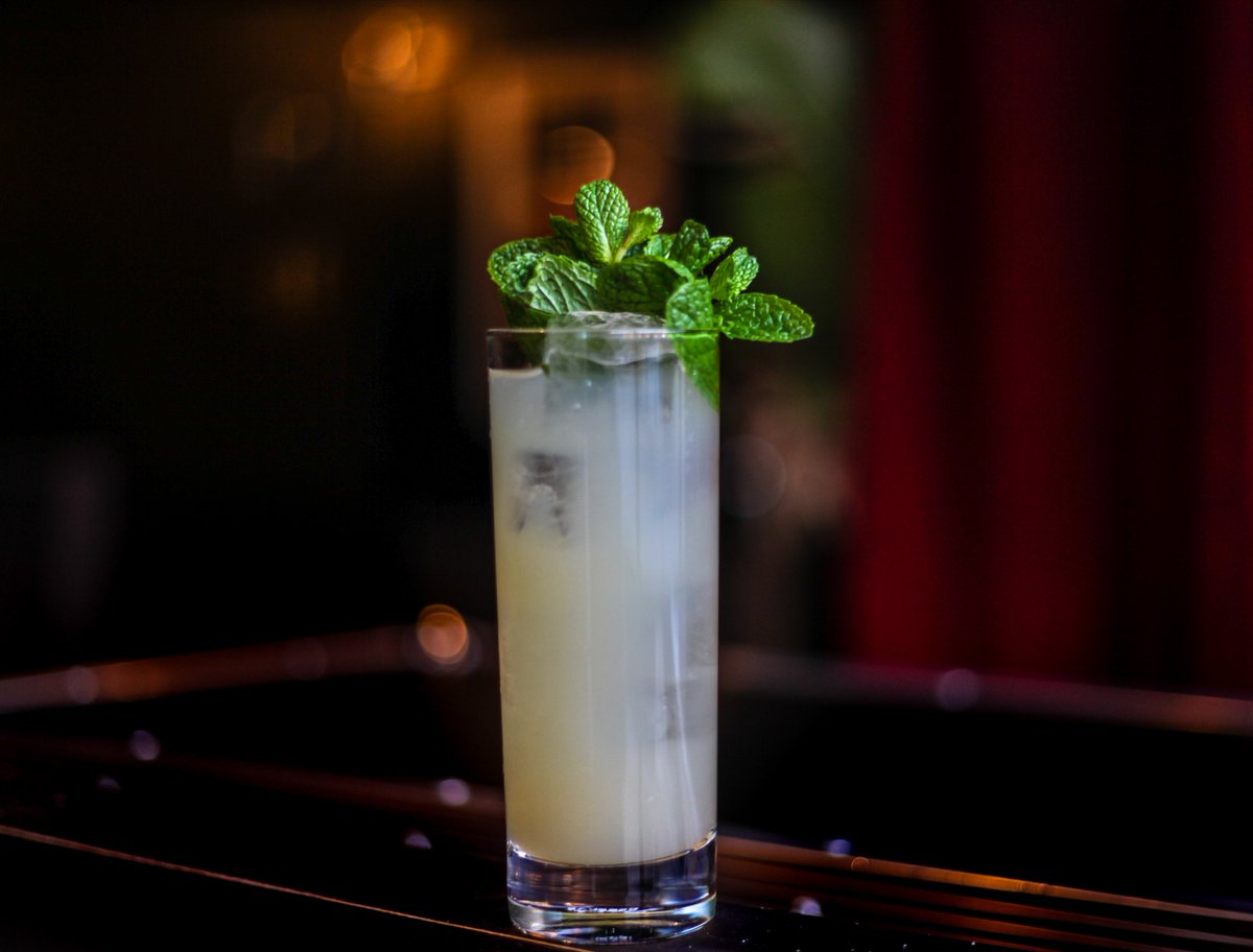 thewalkinchi's tweet photo. Life is short. We like to skip to the best part of boozy brunch: the booze. BRUNCH COCKTAILS start at noon - get your #friendlyasfuck booties over here! #312brunch #boozybrunch #chicagodrinkauthority https://t.co/sRzHsz8qID