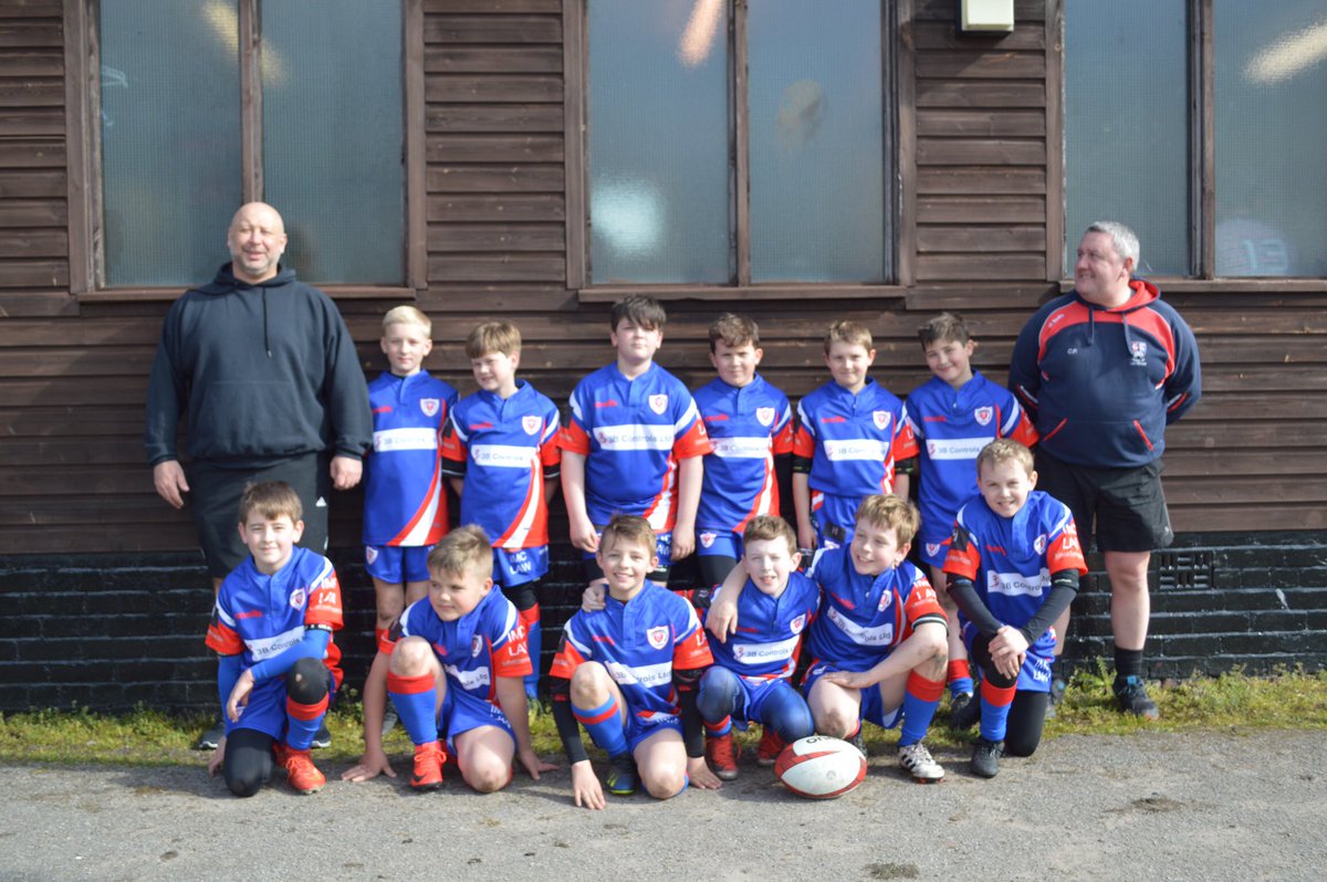 LionsU10s's tweet photo. A huge thank you to our sponsors for our fabulous new Lions Kit for the 2019 season! 🦁
.
@BOTTELLelec, 3B Controls Ltd, IMC LAW, @TelfordBuild and Mikhail Hotel &amp; Leisure Group @andrew_mikhail &amp; thanks to @ONeills1918 for creating a great quality kit! 
#RugbyLeague #LoveRugby 🏉 https://t.co/dWWRZ3cMWn