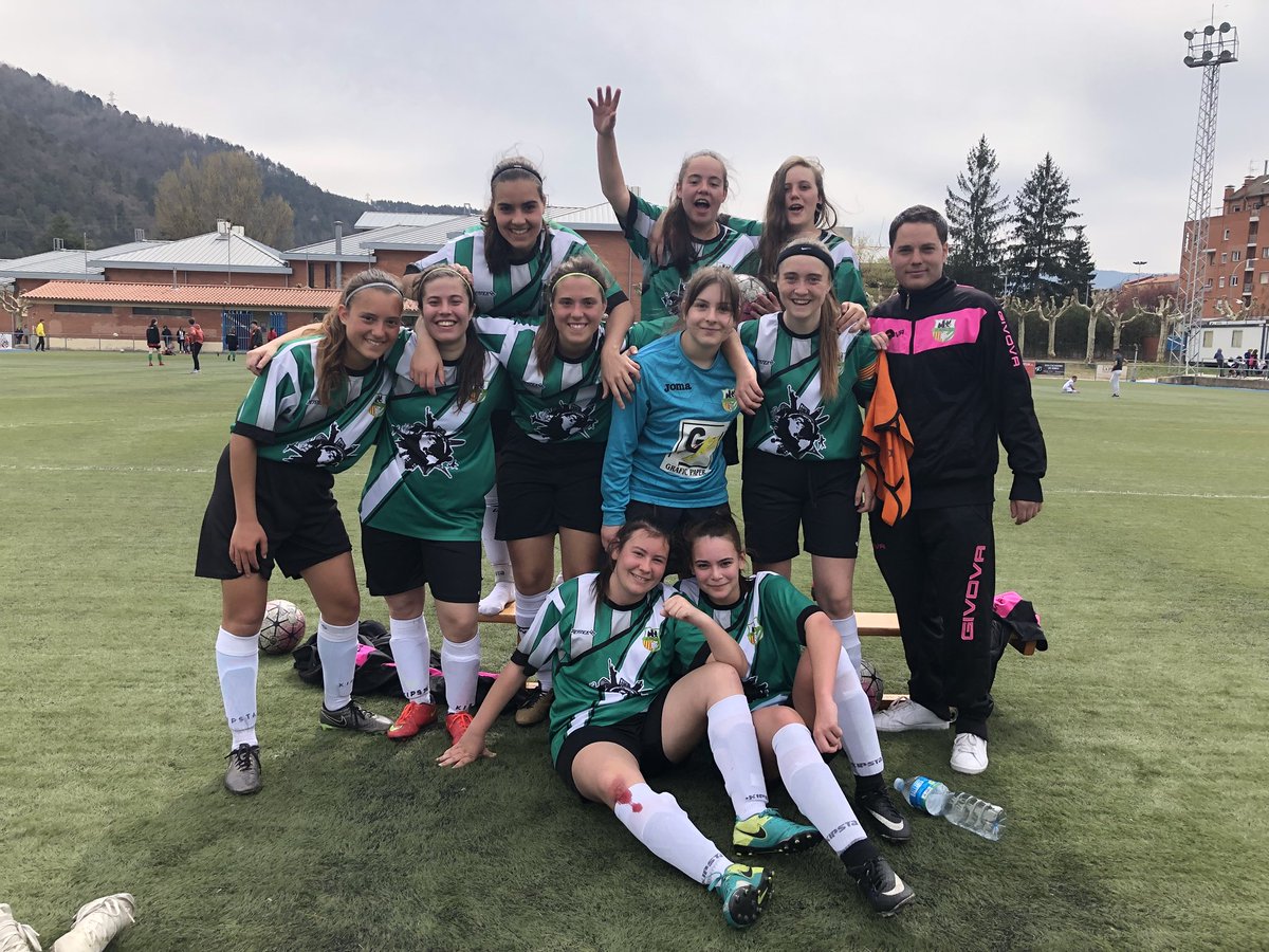 AtleticRipoll's tweet photo. Finaaal!! Sènior “B” 3 - Vallgorguina 1 
SEGUIM LÍDERS!!! 💪💪 @CorisaMediaGrup https://t.co/SxnBW4swrO