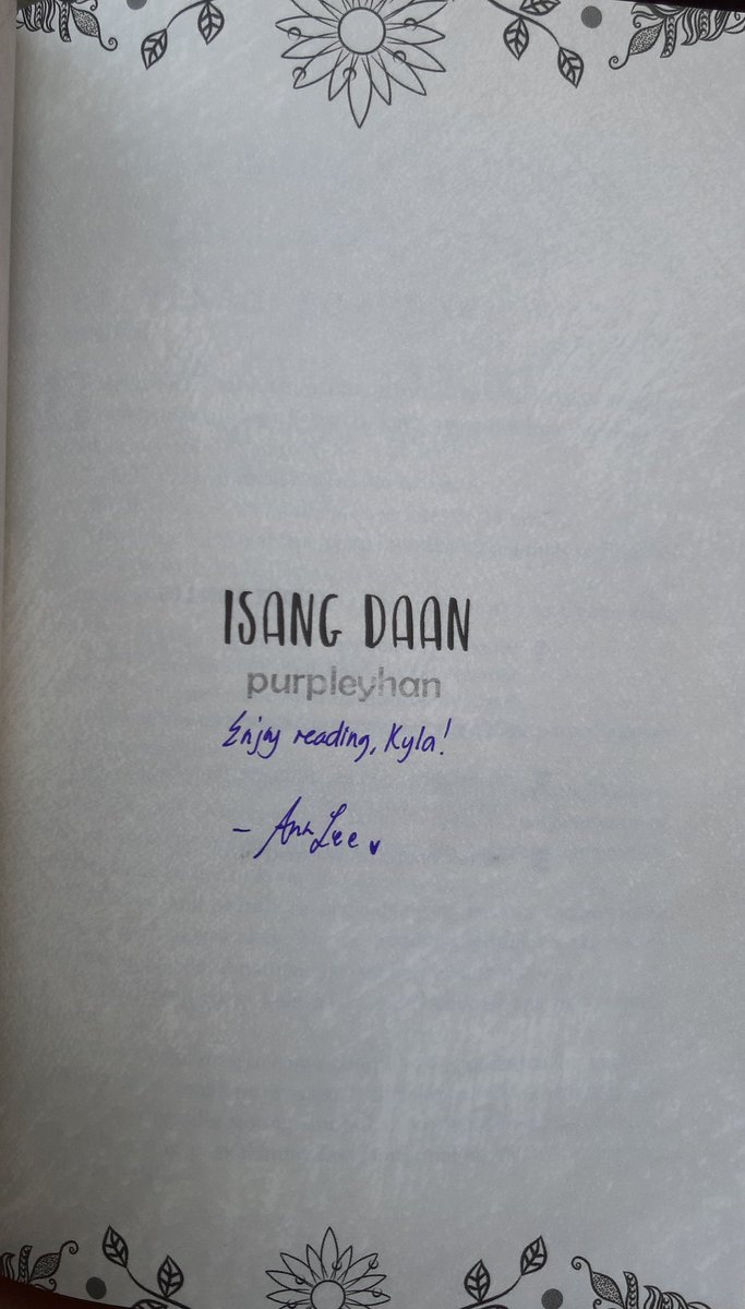 xxkylaxxo's tweet photo. Isang Daan
purpleyhan @purpleyhan
(pg. 267)
May ilan siyang kasama pero para bang siya lang ang nakikita ng mga mata ko. Ang weird.
#Riderata
#RiderataBook
#LTHLAnnivRDRT
#iGiveBackwithLathalaPress https://t.co/2lfXGAMwrJ