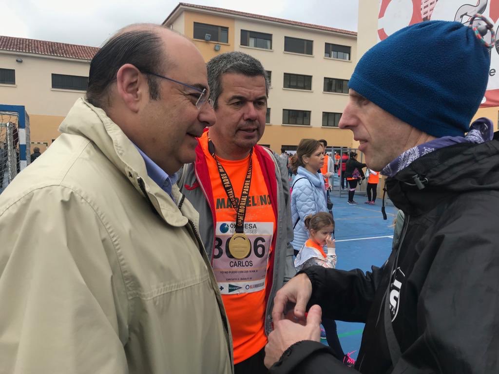 SebastianGR1965's tweet photo. 🔷Hoy tres de nuestros campeones, Conchi, Carlos y MJosé, en la Carrera Memorial Padre Marcelino desafían a la lluvia! ☔️
#XIIIMPM @mpmarcelino
#EstaEsLaMarcelino 🏃🏽♀️🏃🏻♂️ #Granada https://t.co/8OzDskQ5X0