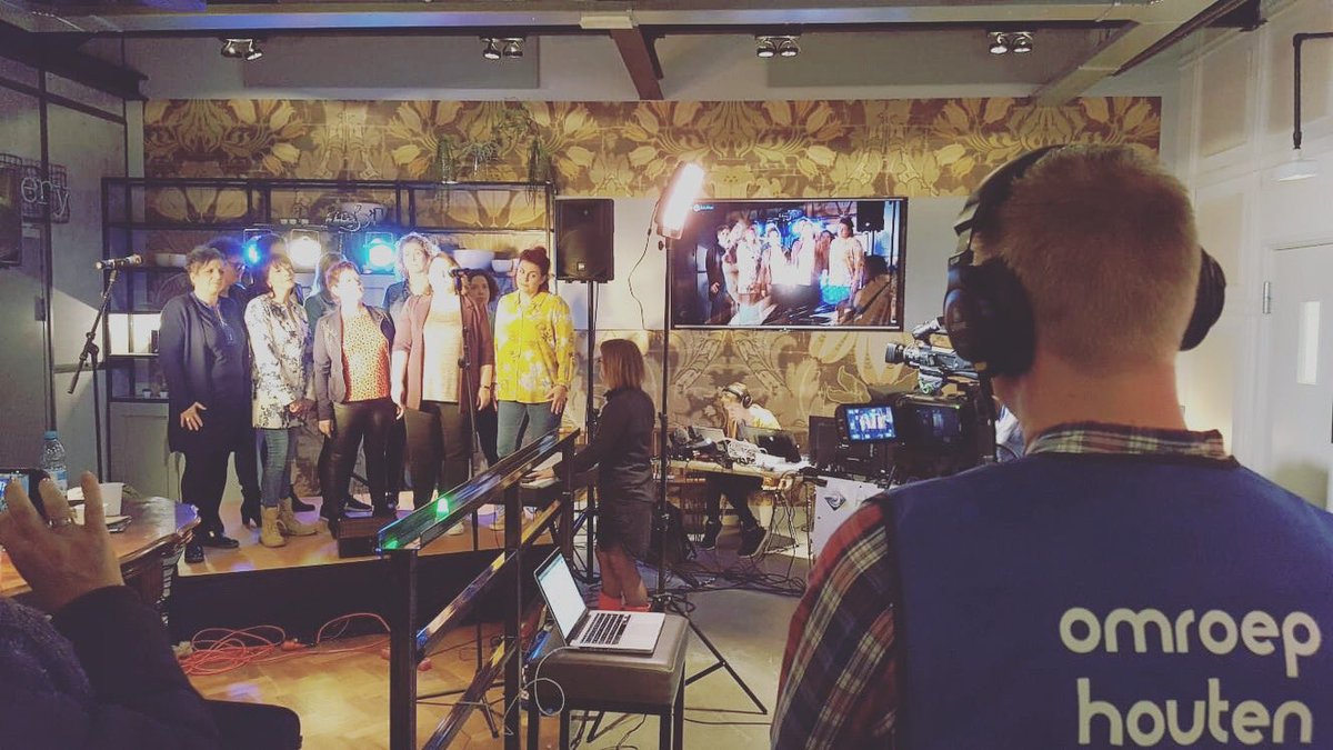 Gisteren met <a href="/omroephouten/">Omroep Houten</a> een live-uitzending gemaakt van de @CNHouten 🎥👍🏼