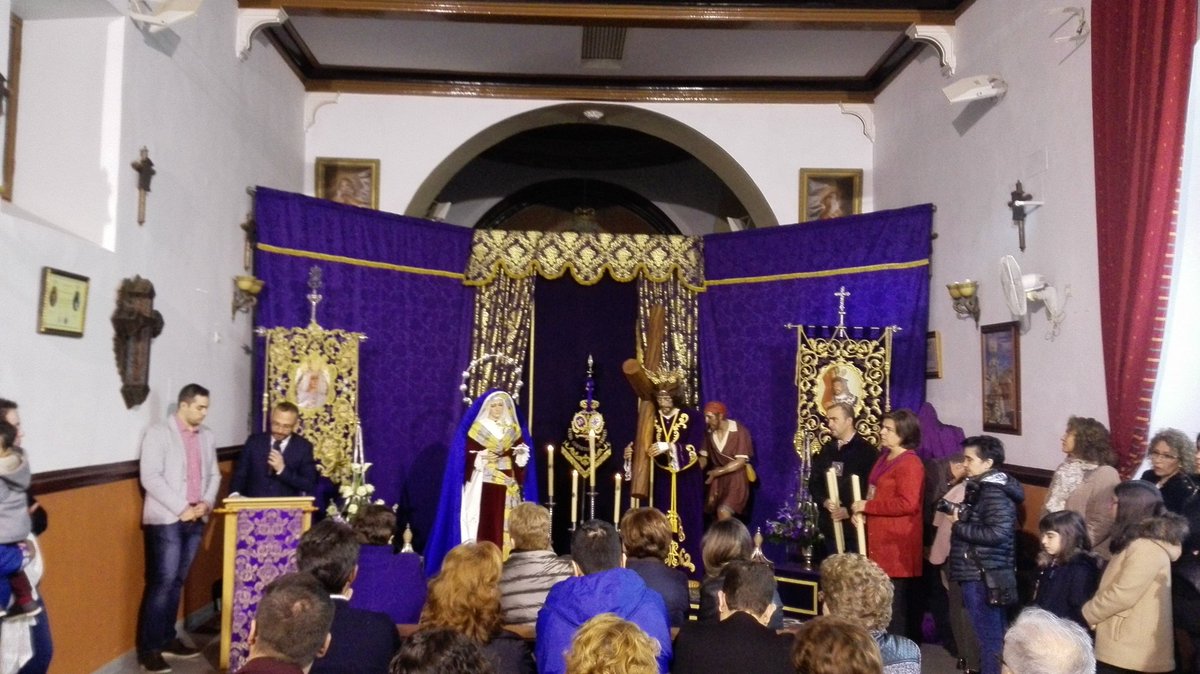 SergioGNC's tweet photo. A los pies del Nazareno,ante la mirada de la Amargura,@Los_Moraos celebran un sencillo y emotivo acto por los q acaban d venir a ste mundo y por los que partieron al Cielo dsd cuyo balcón veràn con orgullo volver a ver salir a su Hdad.Gracias x invitarme a compartir stos momentos https://t.co/D96eqPIp6v