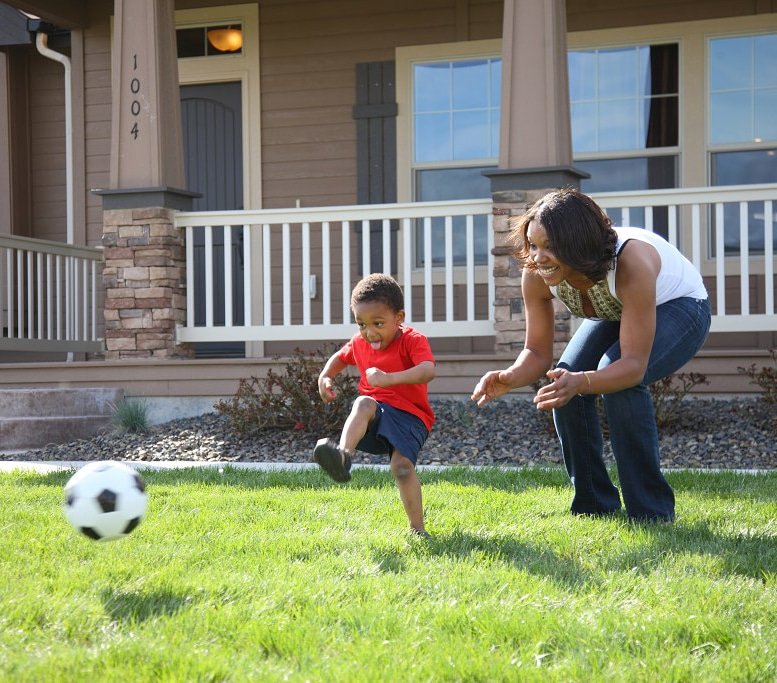 SmoothKickersNg's tweet photo. Happy Mother's day to all mums out there, especially those who support their children's passion for football 😊 #supermum #footballacademy #foottiemum #footballmum We love you all. https://t.co/gOZ2Ul7UCD