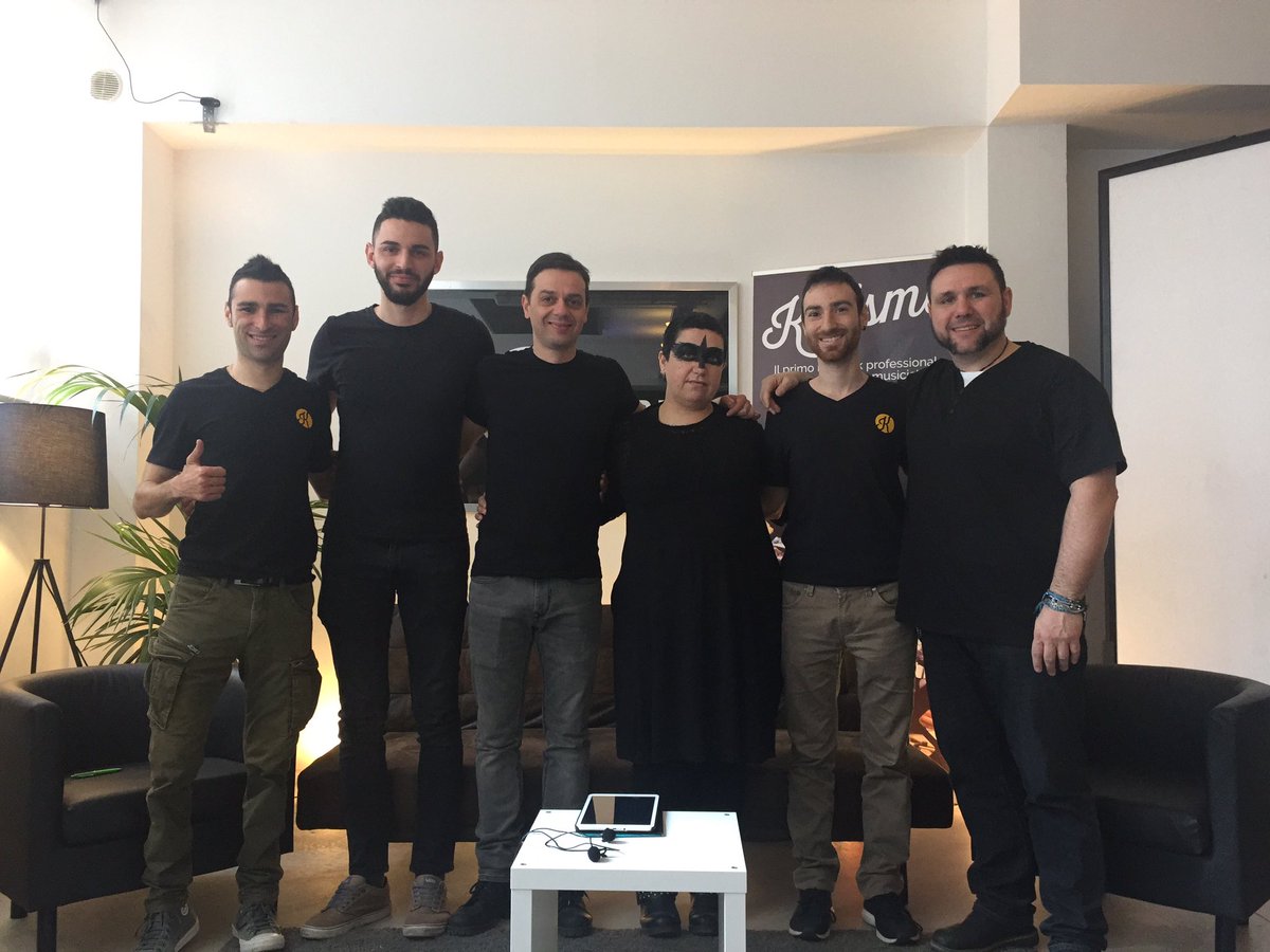 DavidePaggiarin's tweet photo. Il viaggio continua! E riserva sempre incontri interessanti! #Kleisma @chrysarmonia @simo_bass https://t.co/gJa4zq9LTz