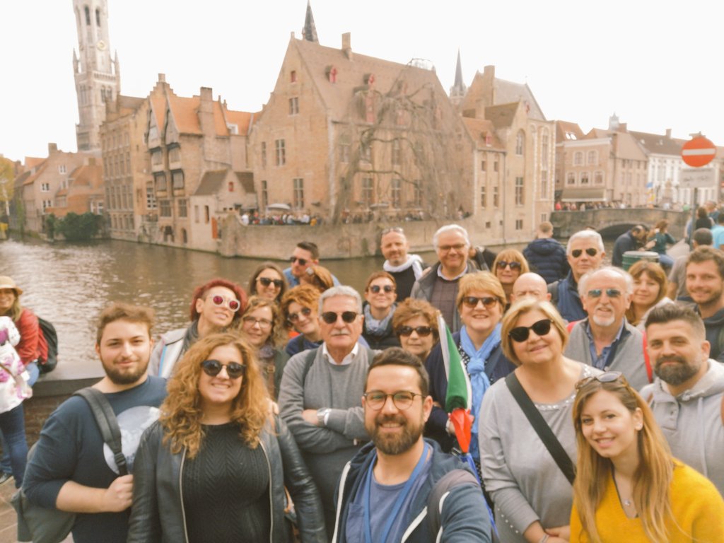 AZonzoTour's tweet photo. ===#AZonzoTour #Bruges🇮🇹===
Tutti i sabati alle ore 9:15
https://t.co/0KnVohHKSY
#Bruxelles - ore 10:30 in Grand Place + Tour della #birra + #Bruges + #Gand + #Amsterdam
Cercate l'ombrello blu con la bandierina italiana. 🇮🇹🇮🇹🇮🇹 https://t.co/cOPtHCi6YV