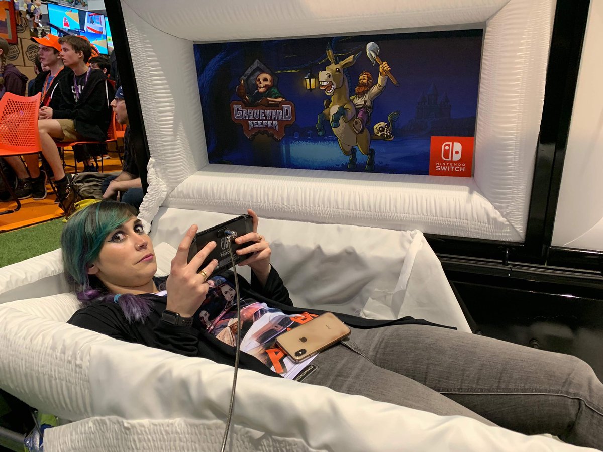 tracimoc's tweet photo. When you’re DEAD tired and take a quick break to play Graveyard Keeper in a coffin with @tinyBuild #GRAVEYARDKEEPERSWITCH https://t.co/NtMOjQOoPp