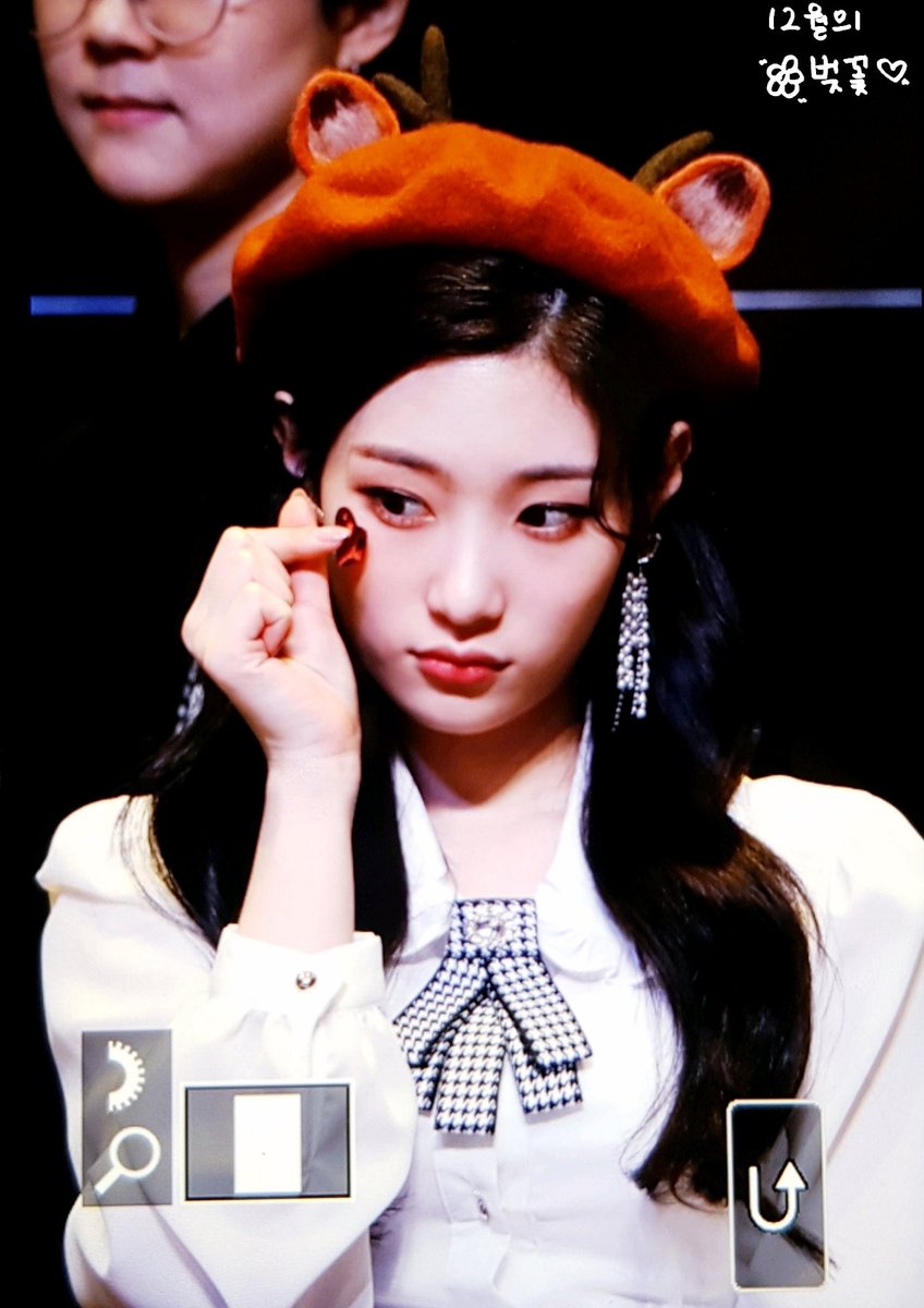 19971201_JCY's tweet photo. 190331 슈피겐홀 팬싸인회 프리뷰2
#다이아 #정채연 #DIA #CHAEYEON
@dia_official https://t.co/NrFfpPLbUp