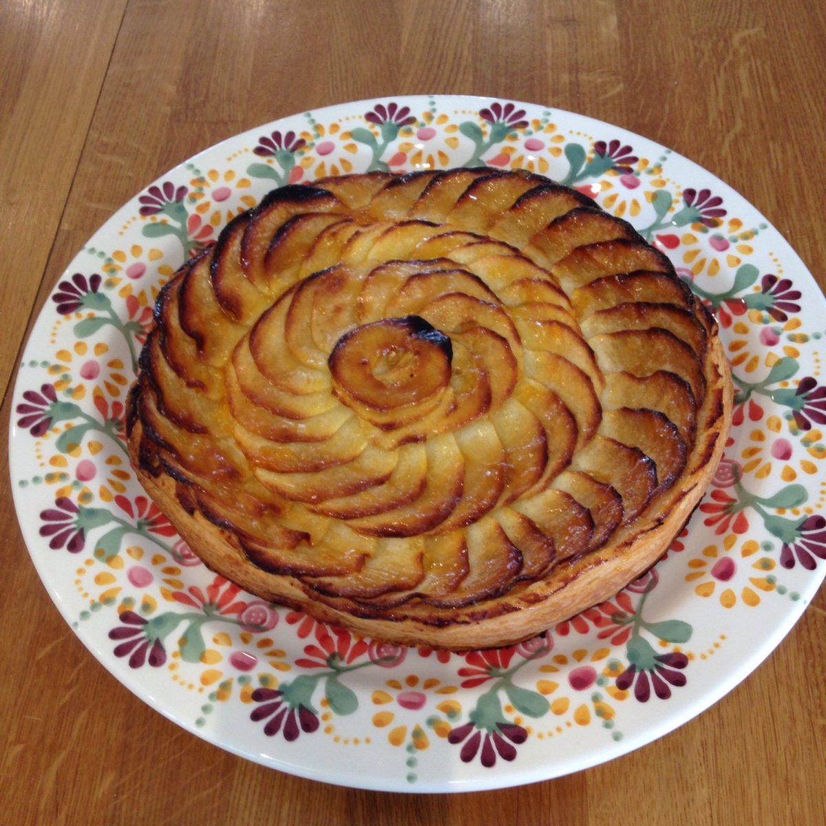 Barnard_Bakes's tweet photo. Tarte Fine on my beautiful new @EmmaBridgewater plate https://t.co/VwAN5YXeMB